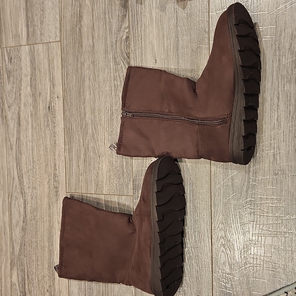 EUC Muk Luks Worn once Women's sz 8 zippered inside Boots - Picture 2 of 8